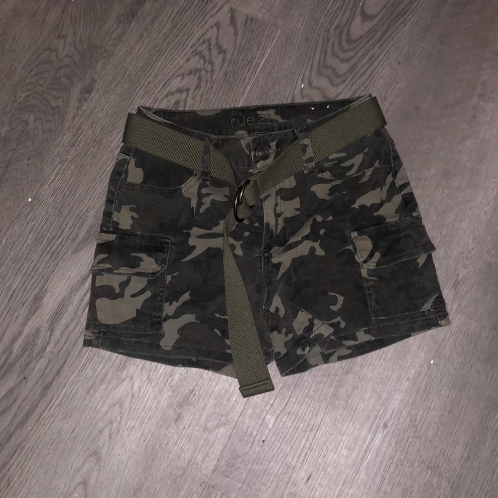 Green and Tan Camouflage shorts With Belt